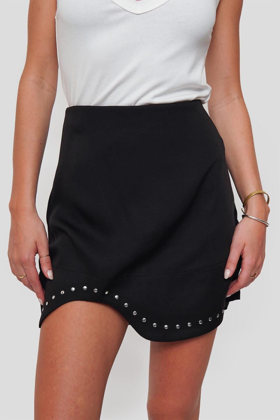 Falda Tachas