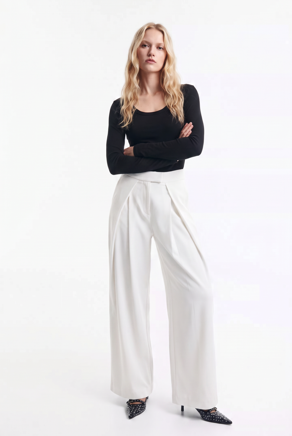 Pantalón con Pinzas Cruzadas